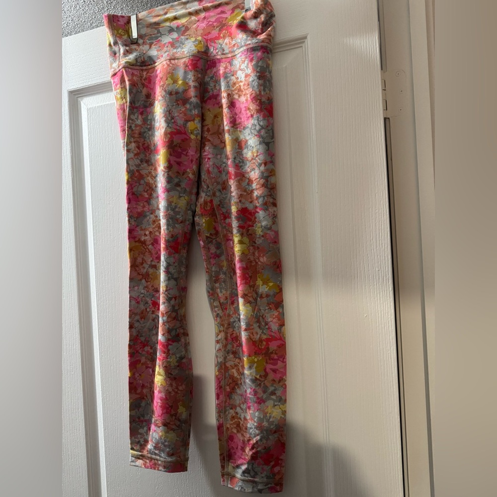Lululemon Floral 3/4 length  Women’s Leggings